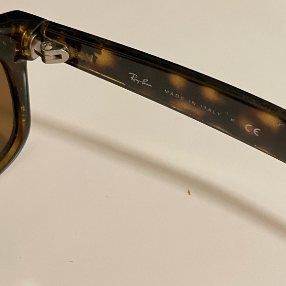 Tortoise Ray-Ban New Wayfarer - Picture 2 of 5